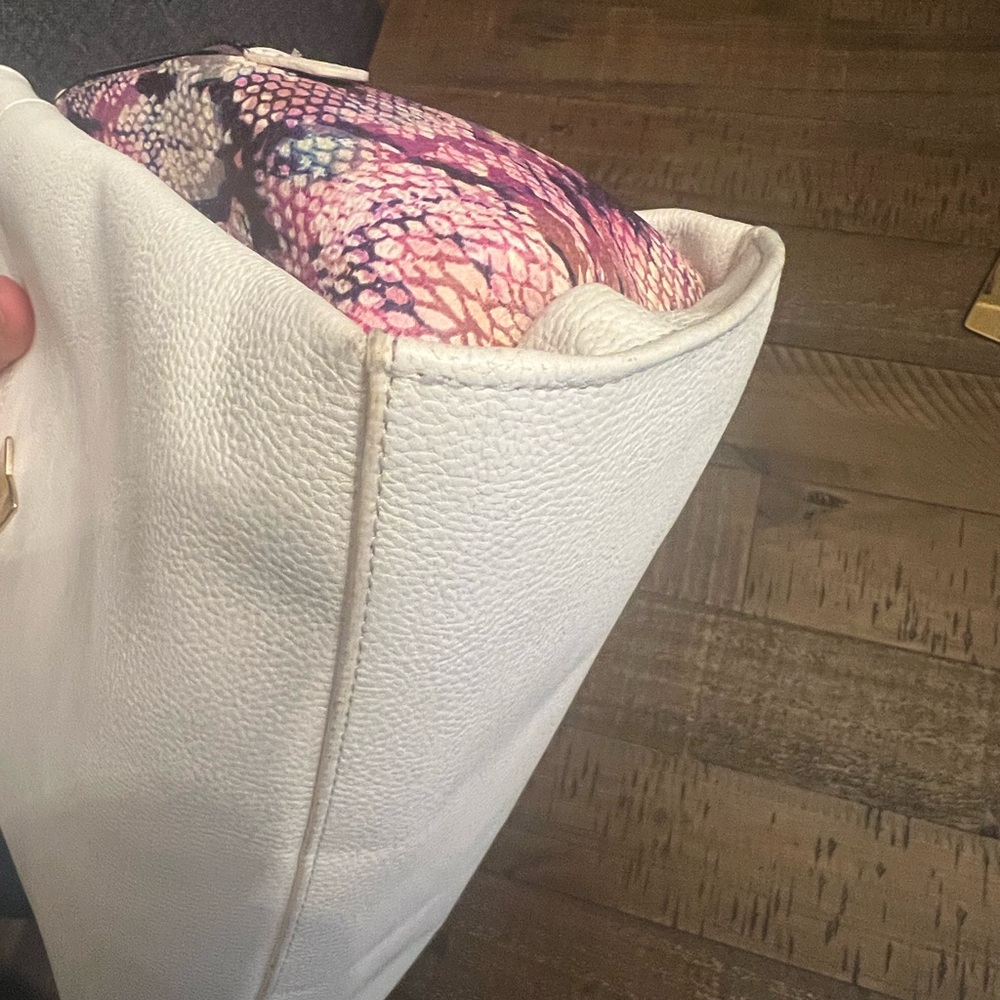 Betsey Johnson Bag - Picture 9 of 11